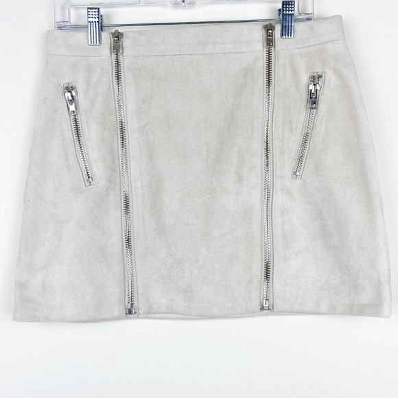 UO Six Crisp Days Glesga Velvet Mini Zip Skirt - Picture 2 of 9